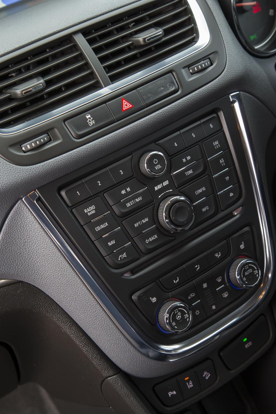  Vauxhall Mokka 2012 года  (фото 47 из 365)